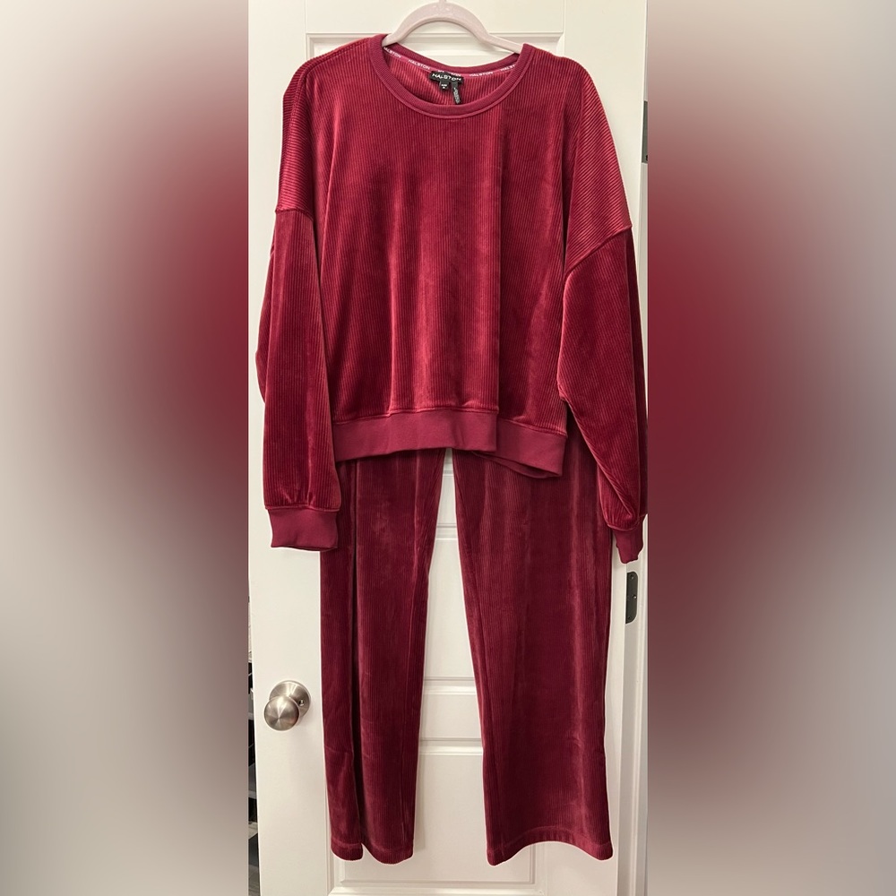 Halston Heritage Burgundy Velour Ribbed Outfit Sweatsuit